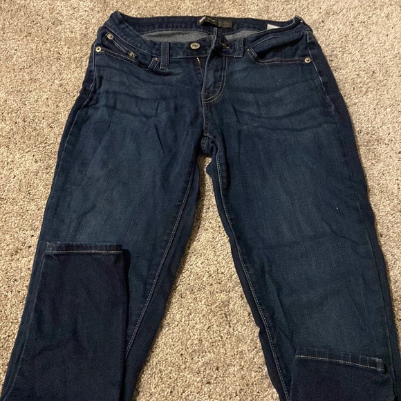 Levi’s skinny jeans dark wash 27/30 length